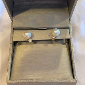 Pearl and diamond earring